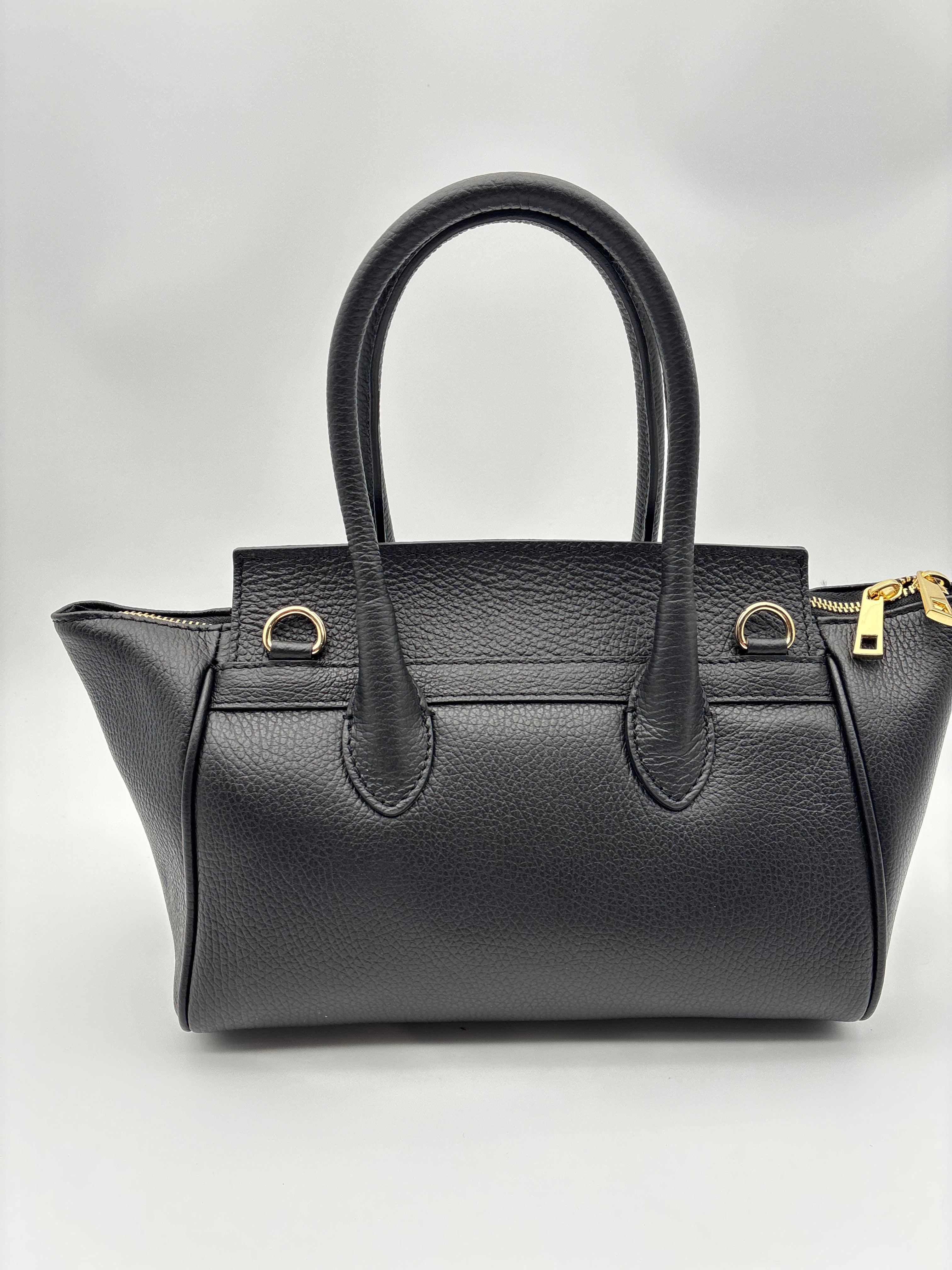 Vincenzetta in Obsidian