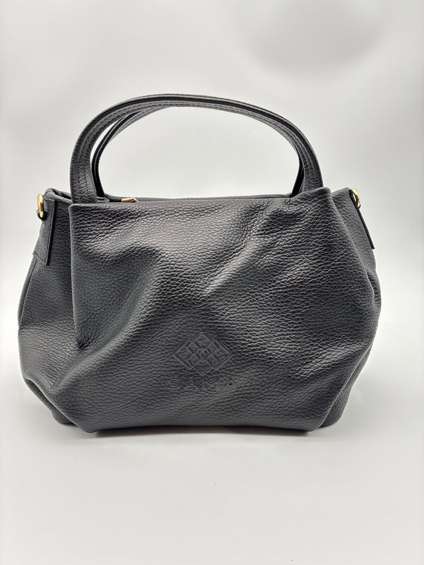 Rosa in Obsidian