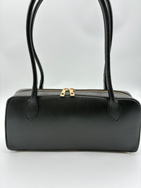 Saira in Obsidian
