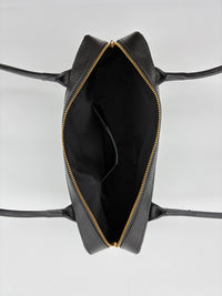 Saira in Obsidian