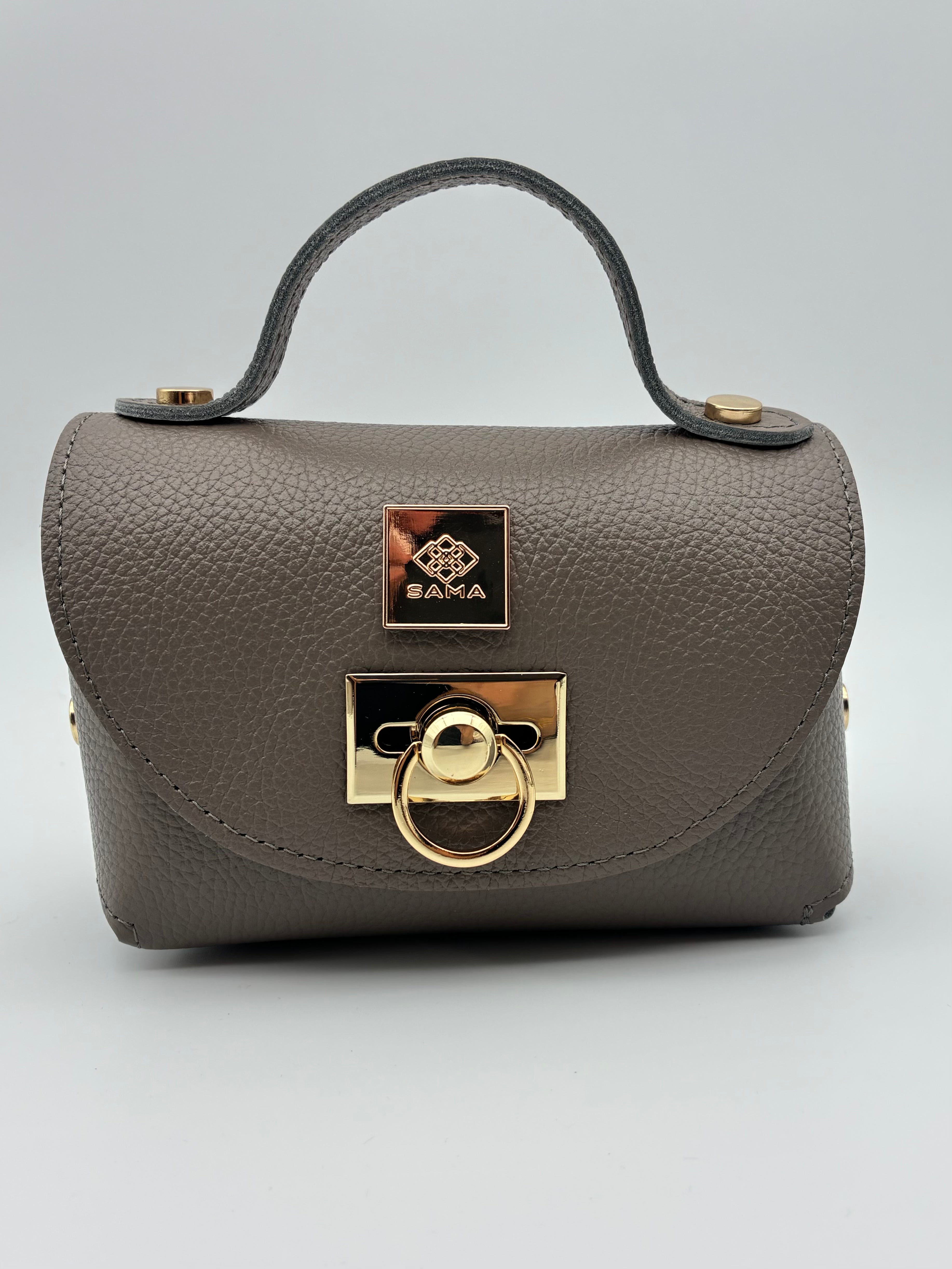 Olivia in Sable