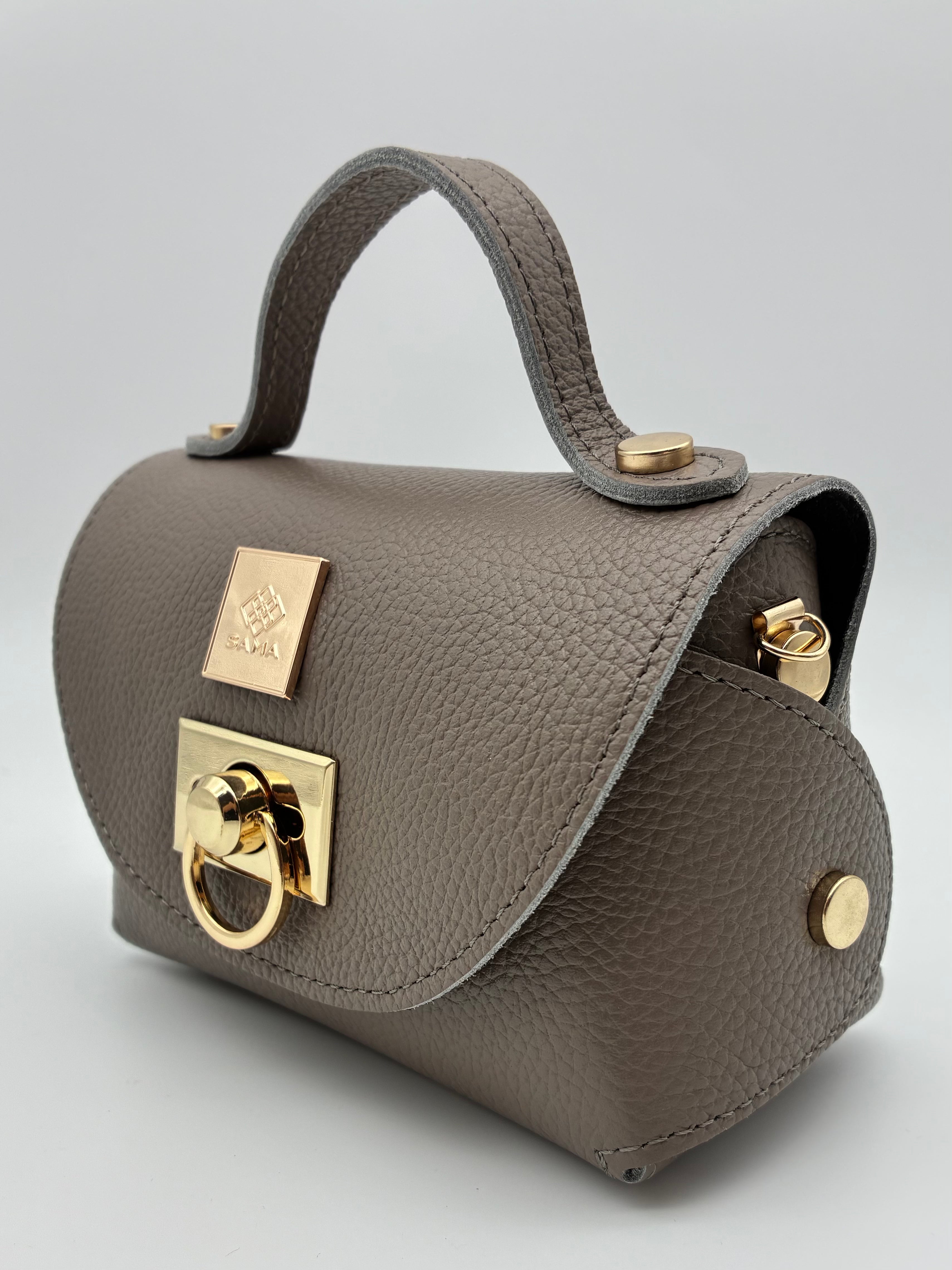 Olivia in Sable