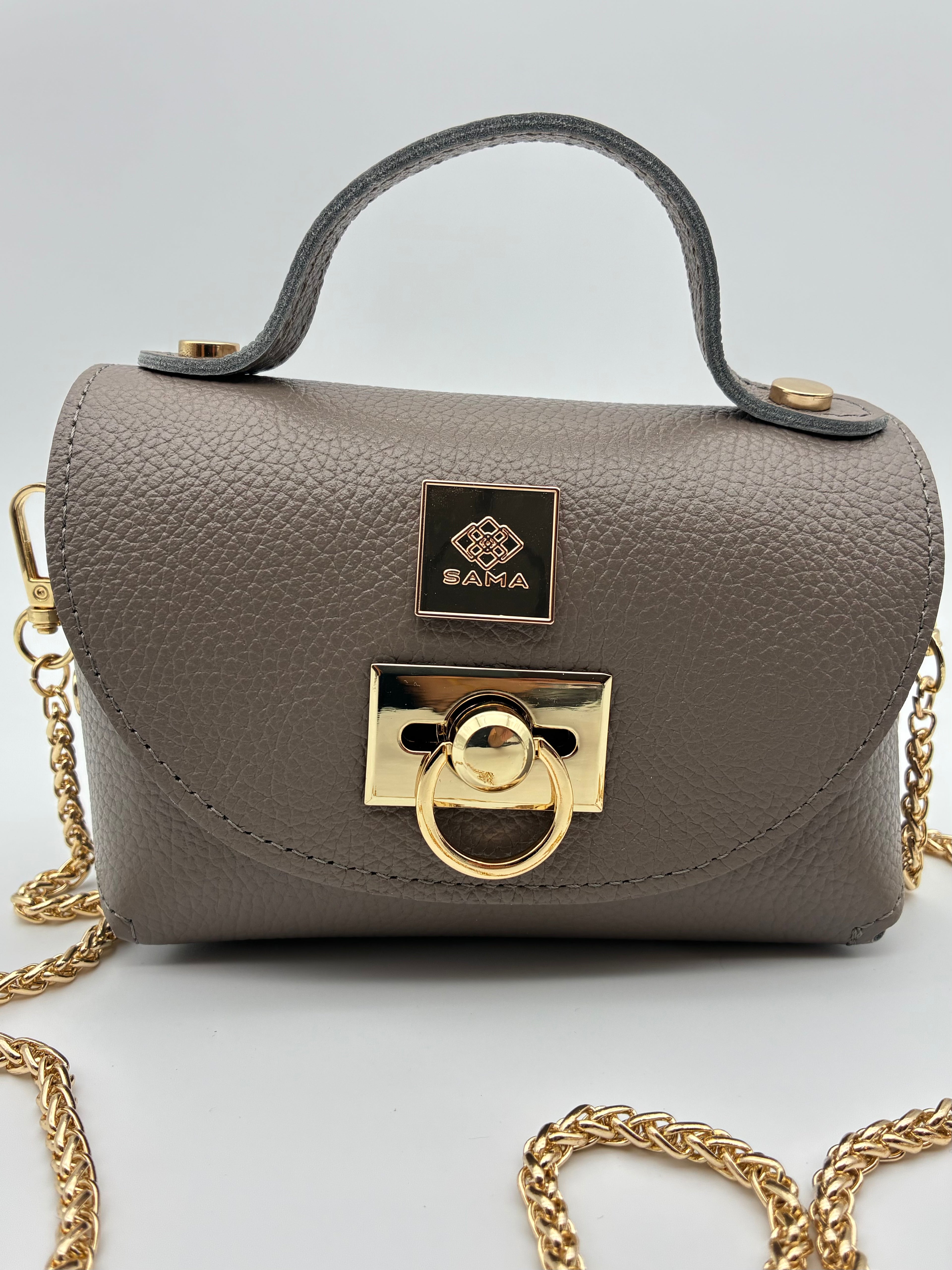 Olivia in Sable